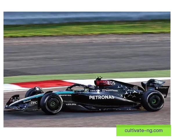 F1车手争夺白热化 新赛季首站精彩瞬间回顾与分析 F1车手争夺白热化 新赛季首站精彩瞬间回顾与分析