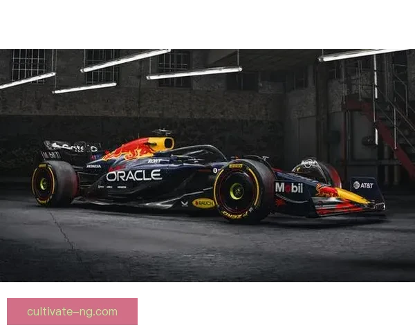 梅赛德斯与红牛激烈竞争F1新赛季首站赛况解析