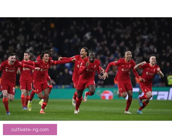 欧冠最新战报:巨星逆转引发球迷热议比赛焦点解析 欧冠最新战报:巨星逆转引发球迷热议比赛焦点解析