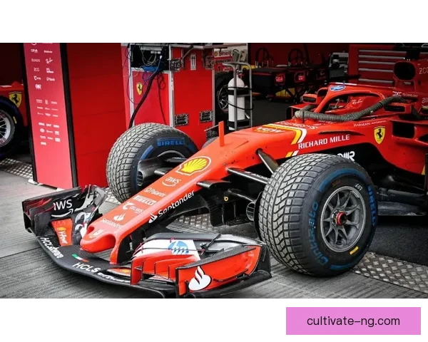 梅赛德斯赛季表现回升 法拉利与红牛争冠局势激烈分析